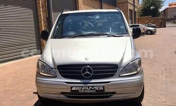 Nunua Ilio tumika Mercedes‒Benz Vito Fedha Gari ndani ya Beitbridge nchini Matabeleland Kusini Nunua Ilio tumika Mercedes‒Benz Vito Fedha Gari ndani ya Beitbridge nchini Matabeleland Kusini
