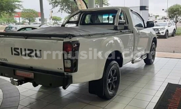 Nunua Ilio tumika Isuzu KB Nyeupe Gari ndani ya Beitbridge nchini Matabeleland Kusini Nunua Ilio tumika Isuzu KB Nyeupe Gari ndani ya Beitbridge nchini Matabeleland Kusini