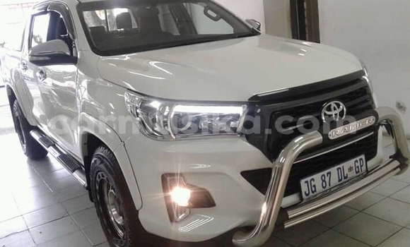 Nunua Ilio tumika Toyota Hilux Fedha Gari ndani ya Beitbridge nchini Matabeleland Kusini Nunua Ilio tumika Toyota Hilux Fedha Gari ndani ya Beitbridge nchini Matabeleland Kusini