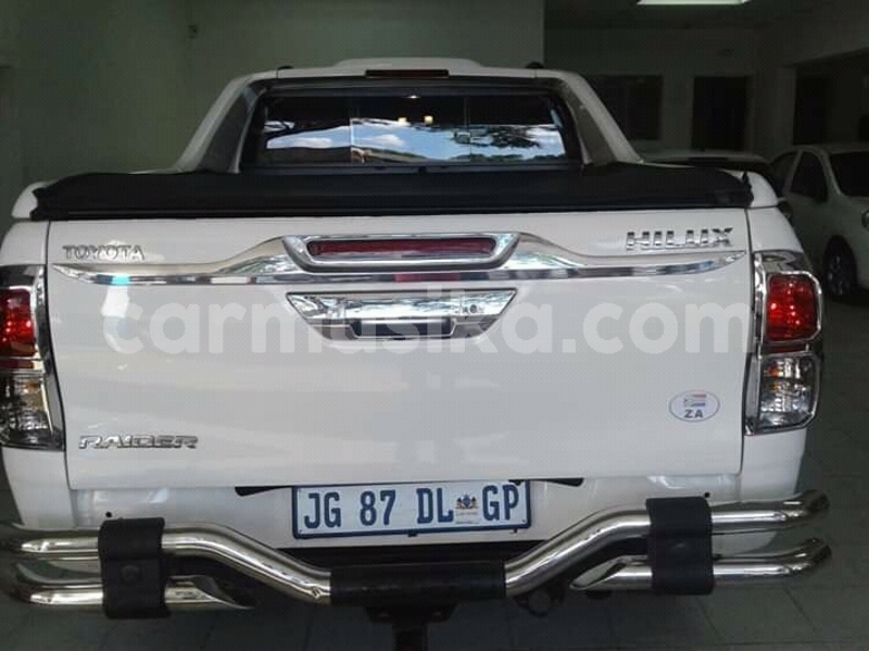 Big with watermark toyota hilux matabeleland south beitbridge 11289