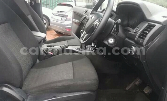 Nunua Ilio tumika Ford Ranger Nyeupe Gari ndani ya Beitbridge nchini Matabeleland Kusini Nunua Ilio tumika Ford Ranger Nyeupe Gari ndani ya Beitbridge nchini Matabeleland Kusini