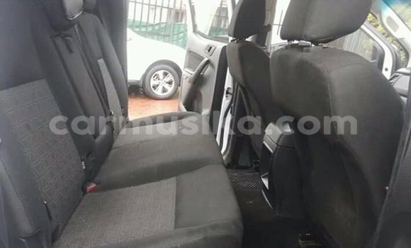 Nunua Ilio tumika Ford Ranger Nyeupe Gari ndani ya Beitbridge nchini Matabeleland Kusini Nunua Ilio tumika Ford Ranger Nyeupe Gari ndani ya Beitbridge nchini Matabeleland Kusini