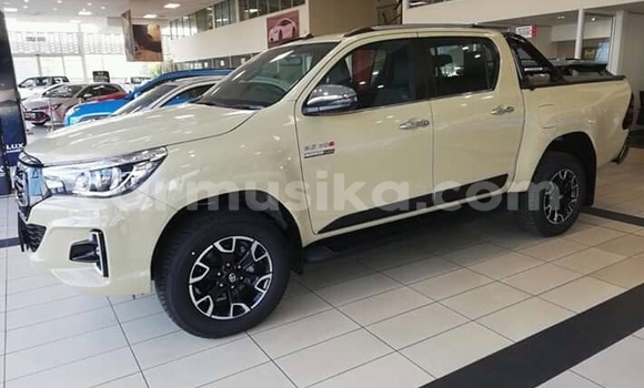 Tenga Tsaru Toyota Hilux Zvimwe Mota in Beitbridge in Matabeleland South Tenga Tsaru Toyota Hilux Zvimwe Mota in Beitbridge in Matabeleland South