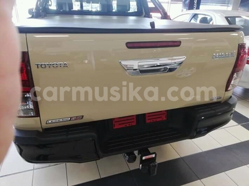 Big with watermark toyota hilux matabeleland south beitbridge 11293