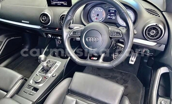 Nunua Ilio tumika Audi S3 Fedha Gari ndani ya Beitbridge nchini Matabeleland Kusini Nunua Ilio tumika Audi S3 Fedha Gari ndani ya Beitbridge nchini Matabeleland Kusini