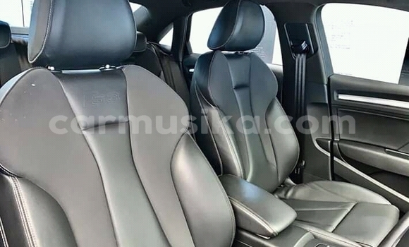 Nunua Ilio tumika Audi S3 Fedha Gari ndani ya Beitbridge nchini Matabeleland Kusini Nunua Ilio tumika Audi S3 Fedha Gari ndani ya Beitbridge nchini Matabeleland Kusini