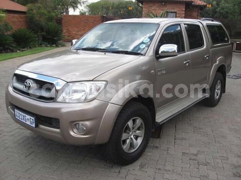 Big with watermark toyota hilux matabeleland south beitbridge 11295