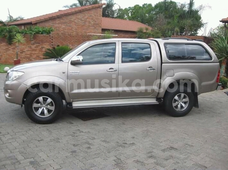 Big with watermark toyota hilux matabeleland south beitbridge 11295