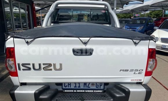 Buy Used Isuzu KB White Car in Beitbridge in Matabeleland South Buy Used Isuzu KB White Car in Beitbridge in Matabeleland South