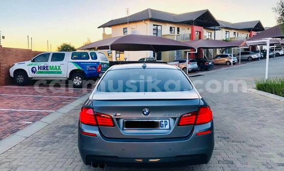 Acheter Occasion Voiture BMW 5–Series Gris à Beitbridge, Matabeleland South Acheter Occasion Voiture BMW 5–Series Gris à Beitbridge, Matabeleland South