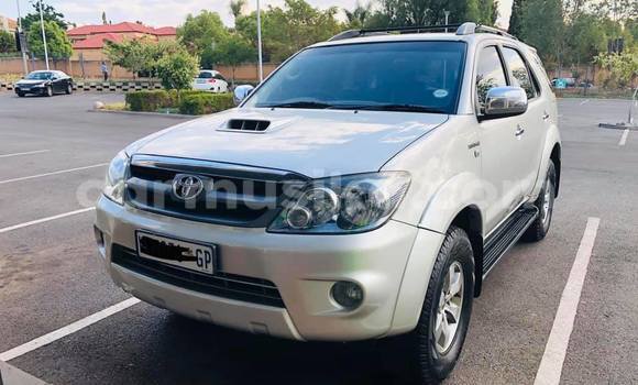 Tenga Tsaru Toyota Fortuner Sirivha Mota in Beitbridge in Matabeleland South Tenga Tsaru Toyota Fortuner Sirivha Mota in Beitbridge in Matabeleland South