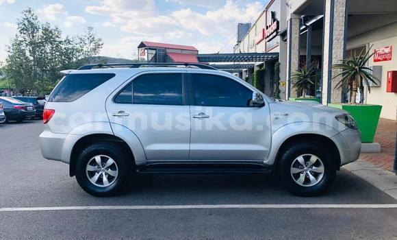 Tenga Tsaru Toyota Fortuner Sirivha Mota in Beitbridge in Matabeleland South Tenga Tsaru Toyota Fortuner Sirivha Mota in Beitbridge in Matabeleland South
