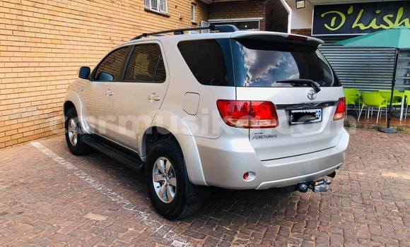 Tenga Tsaru Toyota Fortuner Sirivha Mota in Beitbridge in Matabeleland South Tenga Tsaru Toyota Fortuner Sirivha Mota in Beitbridge in Matabeleland South