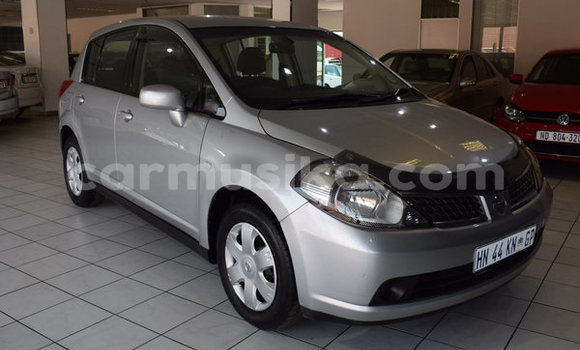 Acheter Occasion Voiture Nissan Tiida Gris à Beitbridge, Matabeleland South Acheter Occasion Voiture Nissan Tiida Gris à Beitbridge, Matabeleland South