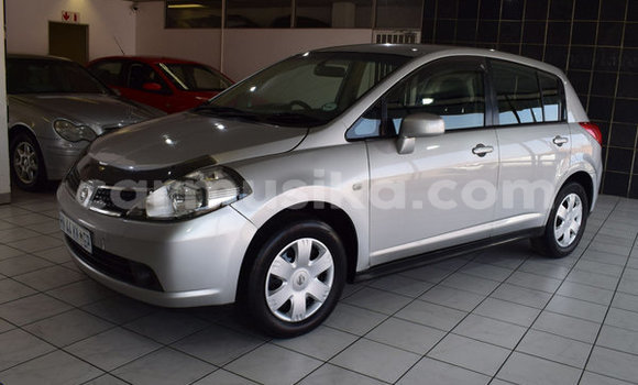 Acheter Occasion Voiture Nissan Tiida Gris à Beitbridge, Matabeleland South Acheter Occasion Voiture Nissan Tiida Gris à Beitbridge, Matabeleland South