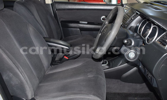 Acheter Occasion Voiture Nissan Tiida Gris à Beitbridge, Matabeleland South Acheter Occasion Voiture Nissan Tiida Gris à Beitbridge, Matabeleland South