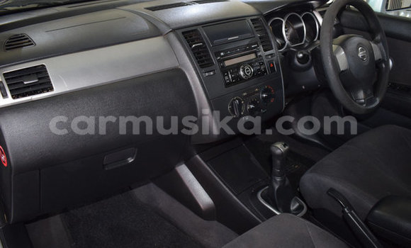 Acheter Occasion Voiture Nissan Tiida Gris à Beitbridge, Matabeleland South Acheter Occasion Voiture Nissan Tiida Gris à Beitbridge, Matabeleland South