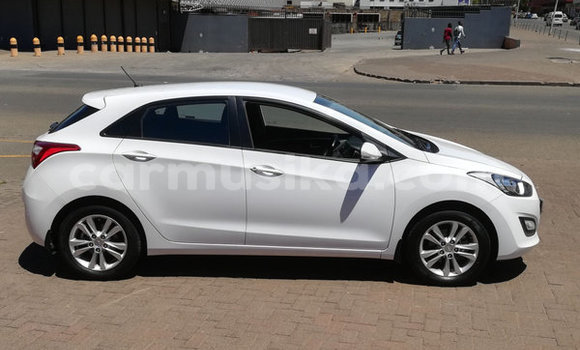Buy Used Hyundai i30 White Car in Beitbridge in Matabeleland South Buy Used Hyundai i30 White Car in Beitbridge in Matabeleland South