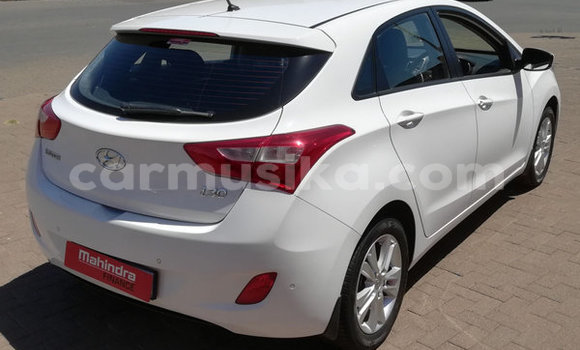 Buy Used Hyundai i30 White Car in Beitbridge in Matabeleland South Buy Used Hyundai i30 White Car in Beitbridge in Matabeleland South