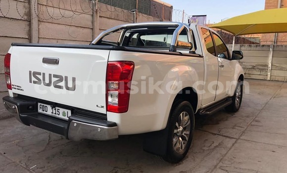 Tenga Tsaru Isuzu KB Chena Mota in Beitbridge in Matabeleland South Tenga Tsaru Isuzu KB Chena Mota in Beitbridge in Matabeleland South