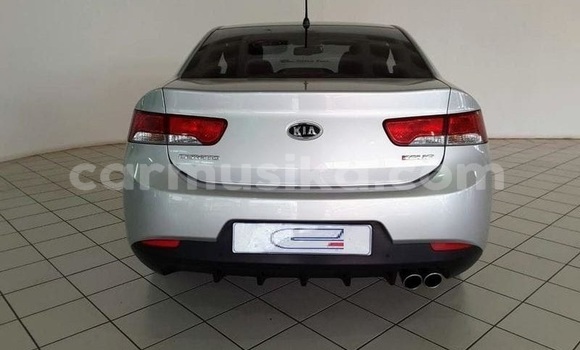 Buy Used Kia Cerato Silver Car in Beitbridge in Matabeleland South Buy Used Kia Cerato Silver Car in Beitbridge in Matabeleland South