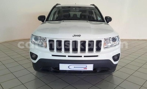 Nunua Ilio tumika Jeep Compass Nyeupe Gari ndani ya Beitbridge nchini Matabeleland Kusini Nunua Ilio tumika Jeep Compass Nyeupe Gari ndani ya Beitbridge nchini Matabeleland Kusini