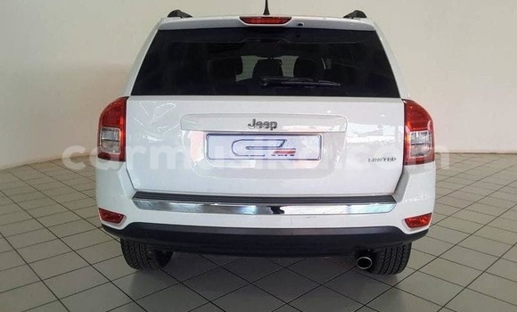 Nunua Ilio tumika Jeep Compass Nyeupe Gari ndani ya Beitbridge nchini Matabeleland Kusini Nunua Ilio tumika Jeep Compass Nyeupe Gari ndani ya Beitbridge nchini Matabeleland Kusini