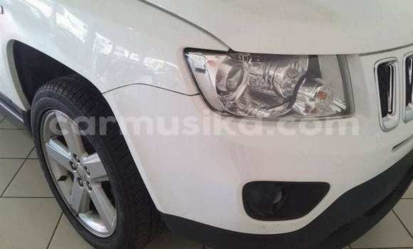 Nunua Ilio tumika Jeep Compass Nyeupe Gari ndani ya Beitbridge nchini Matabeleland Kusini Nunua Ilio tumika Jeep Compass Nyeupe Gari ndani ya Beitbridge nchini Matabeleland Kusini