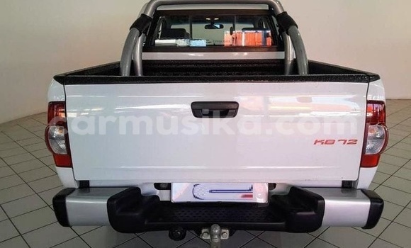 Nunua Ilio tumika Isuzu KB Nyeupe Gari ndani ya Beitbridge nchini Matabeleland Kusini Nunua Ilio tumika Isuzu KB Nyeupe Gari ndani ya Beitbridge nchini Matabeleland Kusini