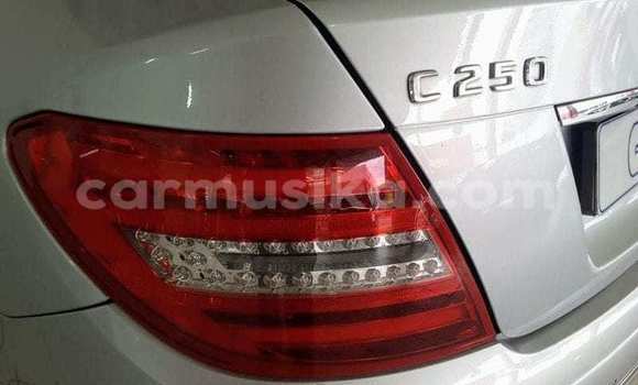 Tenga Tsaru Mercedes‒Benz C–Class Sirivha Mota in Beitbridge in Matabeleland South Tenga Tsaru Mercedes‒Benz C–Class Sirivha Mota in Beitbridge in Matabeleland South