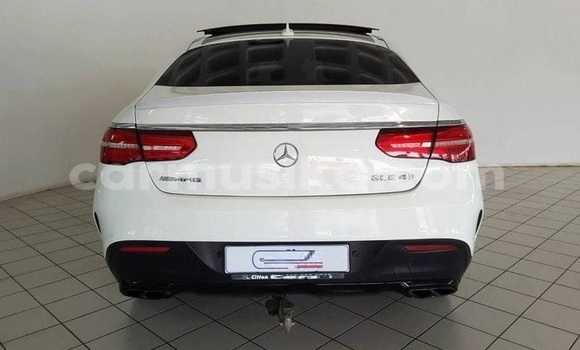 Nunua Ilio tumika Mercedes‒Benz G-klasse AMG Nyeupe Gari ndani ya Beitbridge nchini Matabeleland Kusini Nunua Ilio tumika Mercedes‒Benz G-klasse AMG Nyeupe Gari ndani ya Beitbridge nchini Matabeleland Kusini