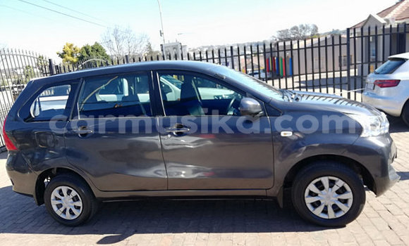 Buy Used Toyota Avanza Brown Car in Beitbridge in Matabeleland South Buy Used Toyota Avanza Brown Car in Beitbridge in Matabeleland South