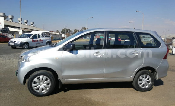 Nunua Ilio tumika Toyota Avanza Fedha Gari ndani ya Beitbridge nchini Matabeleland Kusini Nunua Ilio tumika Toyota Avanza Fedha Gari ndani ya Beitbridge nchini Matabeleland Kusini
