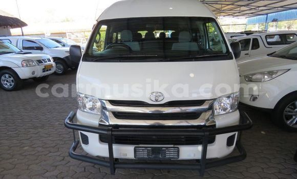 Tenga Tsaru Toyota Hiace Chena Mota in Beitbridge in Matabeleland South Tenga Tsaru Toyota Hiace Chena Mota in Beitbridge in Matabeleland South