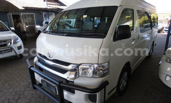 Tenga Tsaru Toyota Hiace Chena Mota in Beitbridge in Matabeleland South Tenga Tsaru Toyota Hiace Chena Mota in Beitbridge in Matabeleland South