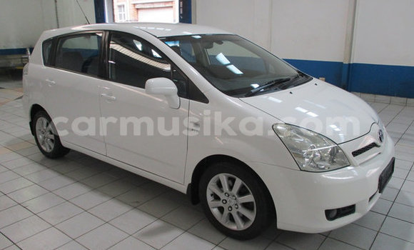 Tenga Tsaru Toyota Verso Chena Mota in Beitbridge in Matabeleland South Tenga Tsaru Toyota Verso Chena Mota in Beitbridge in Matabeleland South