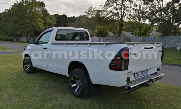 Acheter Occasion Voiture Toyota Hilux Blanc à Beitbridge, Matabeleland South Acheter Occasion Voiture Toyota Hilux Blanc à Beitbridge, Matabeleland South