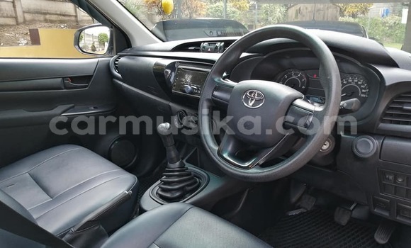 Acheter Occasion Voiture Toyota Hilux Blanc à Beitbridge, Matabeleland South Acheter Occasion Voiture Toyota Hilux Blanc à Beitbridge, Matabeleland South