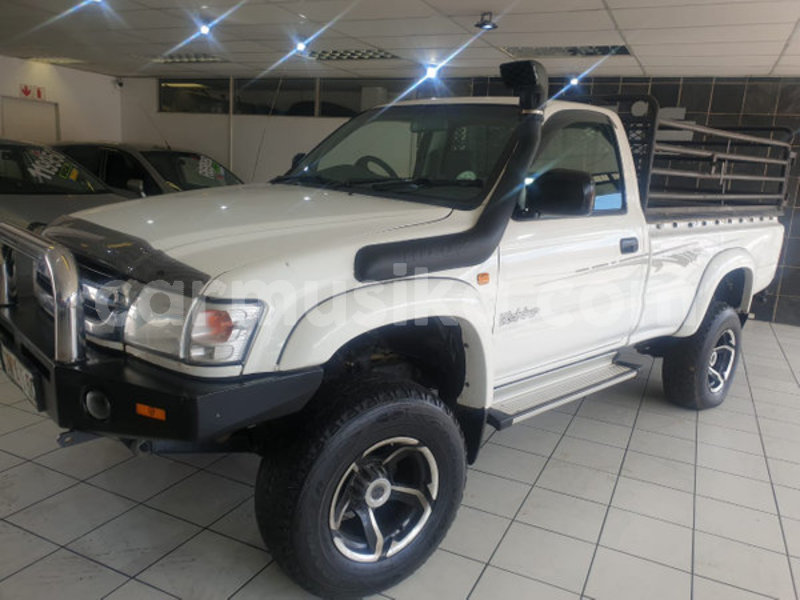 Big with watermark toyota hilux matabeleland south beitbridge 11350