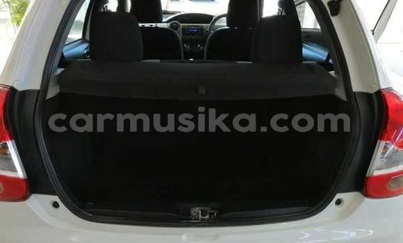 Acheter Occasion Voiture Toyota Etios Blanc à Beitbridge, Matabeleland South Acheter Occasion Voiture Toyota Etios Blanc à Beitbridge, Matabeleland South