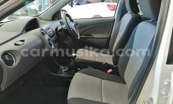 Acheter Occasion Voiture Toyota Etios Blanc à Beitbridge, Matabeleland South Acheter Occasion Voiture Toyota Etios Blanc à Beitbridge, Matabeleland South