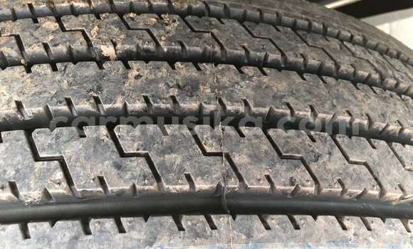 Tenga Tsaru Mercedes‒Benz 190 Girinhi Mota in Beitbridge in Matabeleland South Tenga Tsaru Mercedes‒Benz 190 Girinhi Mota in Beitbridge in Matabeleland South