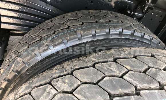 Tenga Tsaru Mercedes‒Benz 190 Girinhi Mota in Beitbridge in Matabeleland South Tenga Tsaru Mercedes‒Benz 190 Girinhi Mota in Beitbridge in Matabeleland South