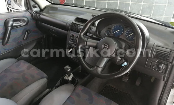 Acheter Occasion Voiture Opel Corsa Blanc à Beitbridge, Matabeleland South Acheter Occasion Voiture Opel Corsa Blanc à Beitbridge, Matabeleland South