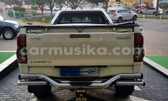 Nunua Ilio tumika Toyota Hilux Nyeupe Gari ndani ya Beitbridge nchini Matabeleland Kusini Nunua Ilio tumika Toyota Hilux Nyeupe Gari ndani ya Beitbridge nchini Matabeleland Kusini