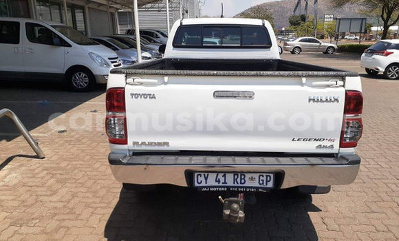 Buy Used Toyota Hilux White Car in Beitbridge in Matabeleland South Buy Used Toyota Hilux White Car in Beitbridge in Matabeleland South