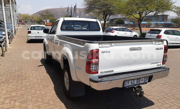 Buy Used Toyota Hilux White Car in Beitbridge in Matabeleland South Buy Used Toyota Hilux White Car in Beitbridge in Matabeleland South