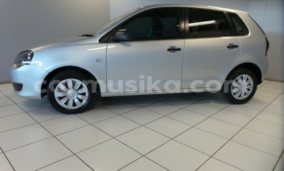 Nunua Ilio tumika Volkswagen Polo Fedha Gari ndani ya Beitbridge nchini Matabeleland Kusini Nunua Ilio tumika Volkswagen Polo Fedha Gari ndani ya Beitbridge nchini Matabeleland Kusini