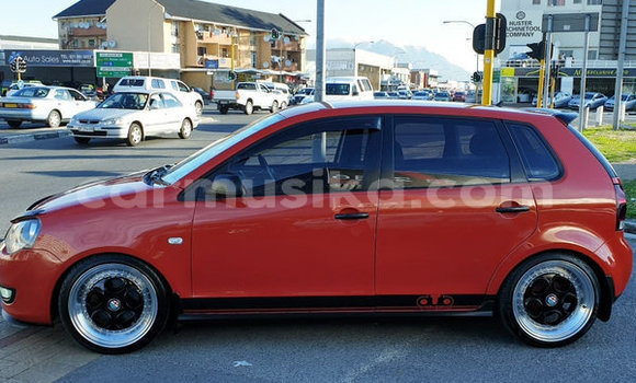 Acheter Occasion Voiture Volkswagen Polo Rouge à Beitbridge, Matabeleland South Acheter Occasion Voiture Volkswagen Polo Rouge à Beitbridge, Matabeleland South