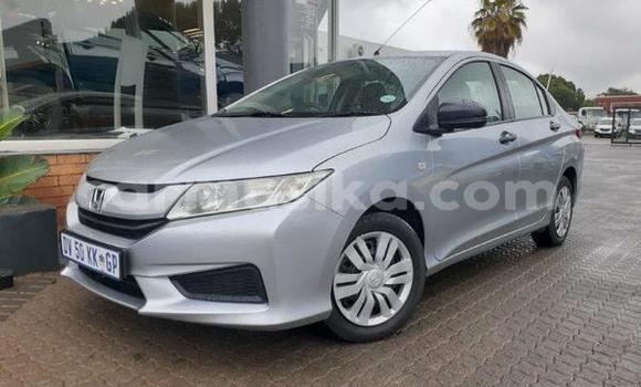 Nunua Ilio tumika Honda Ballade Fedha Gari ndani ya Beitbridge nchini Matabeleland Kusini Nunua Ilio tumika Honda Ballade Fedha Gari ndani ya Beitbridge nchini Matabeleland Kusini